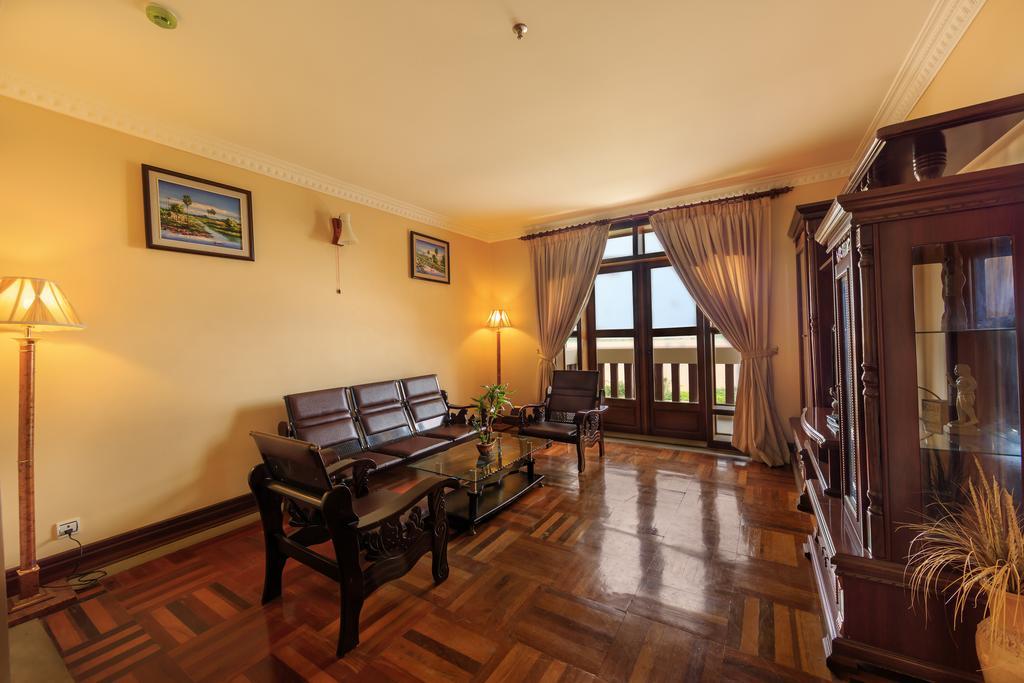 פנום פן Blue River Hotel מראה חיצוני תמונה