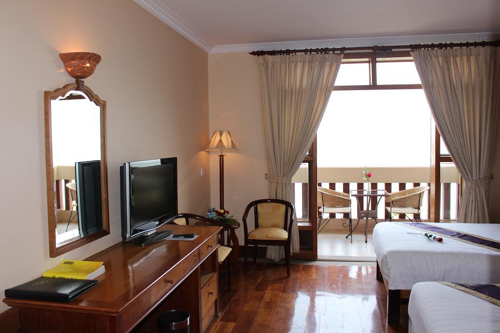פנום פן Blue River Hotel מראה חיצוני תמונה