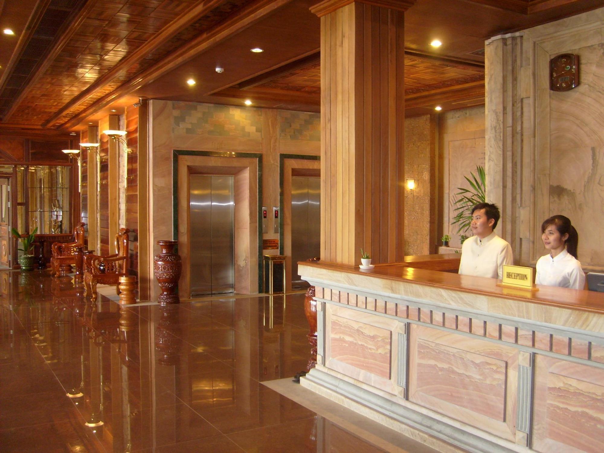 פנום פן Blue River Hotel מראה חיצוני תמונה