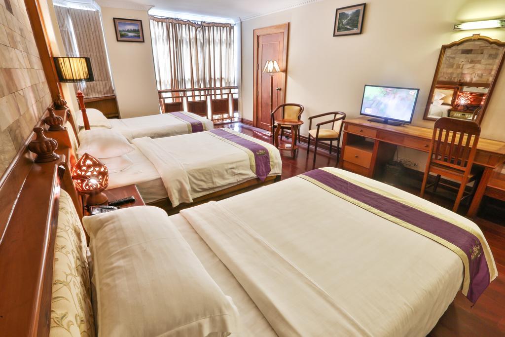 פנום פן Blue River Hotel מראה חיצוני תמונה