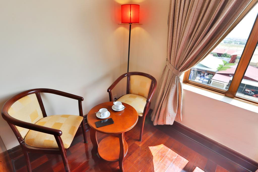 פנום פן Blue River Hotel מראה חיצוני תמונה