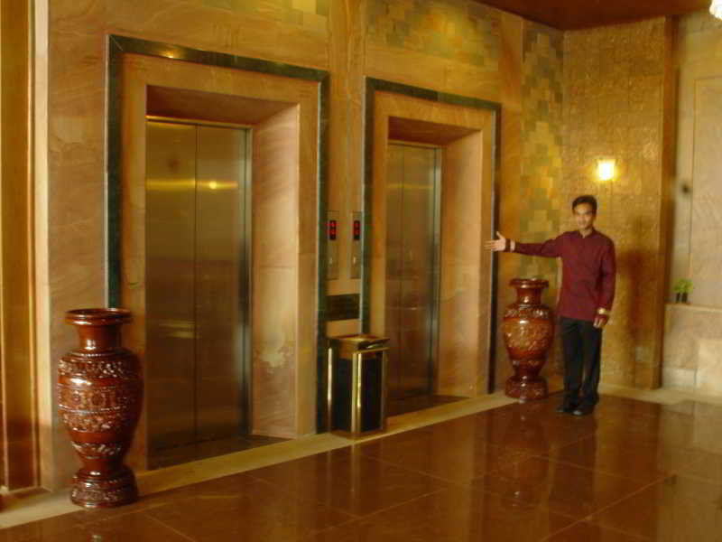 פנום פן Blue River Hotel מראה חיצוני תמונה