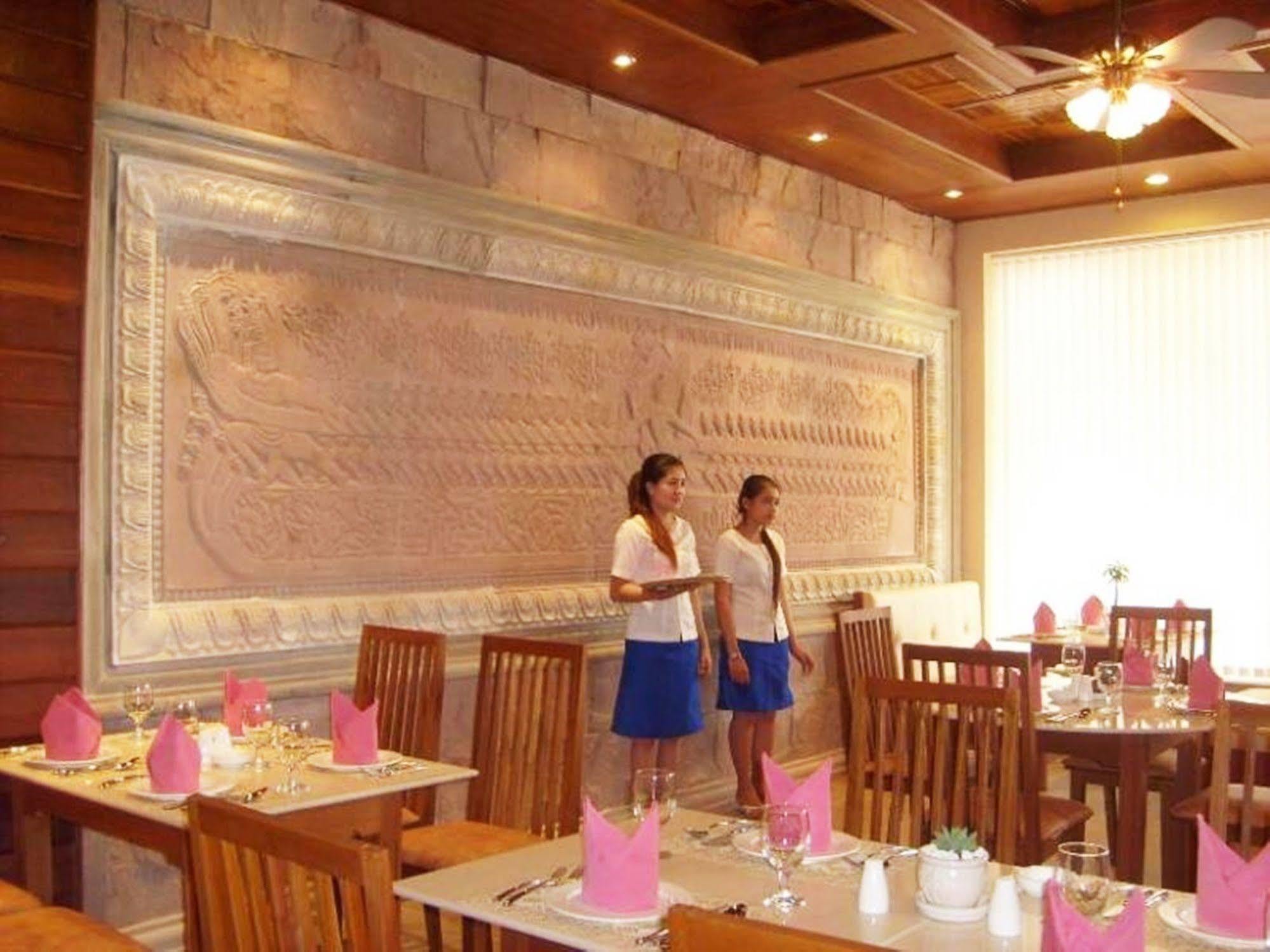 פנום פן Blue River Hotel מראה חיצוני תמונה