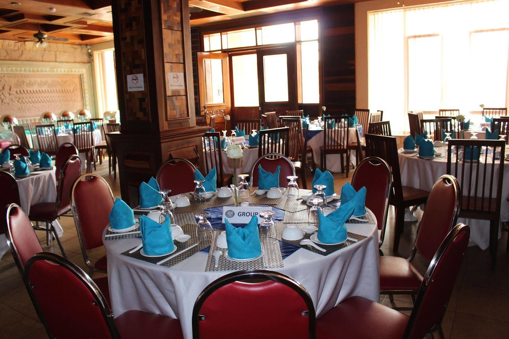 פנום פן Blue River Hotel מראה חיצוני תמונה