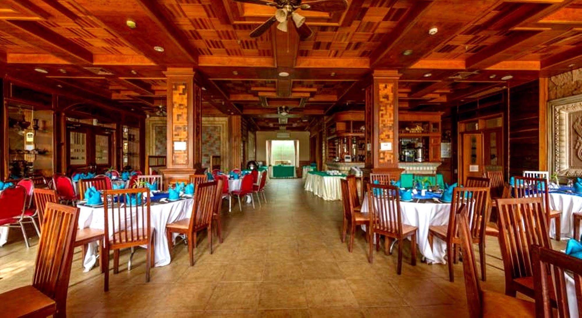 פנום פן Blue River Hotel מראה חיצוני תמונה