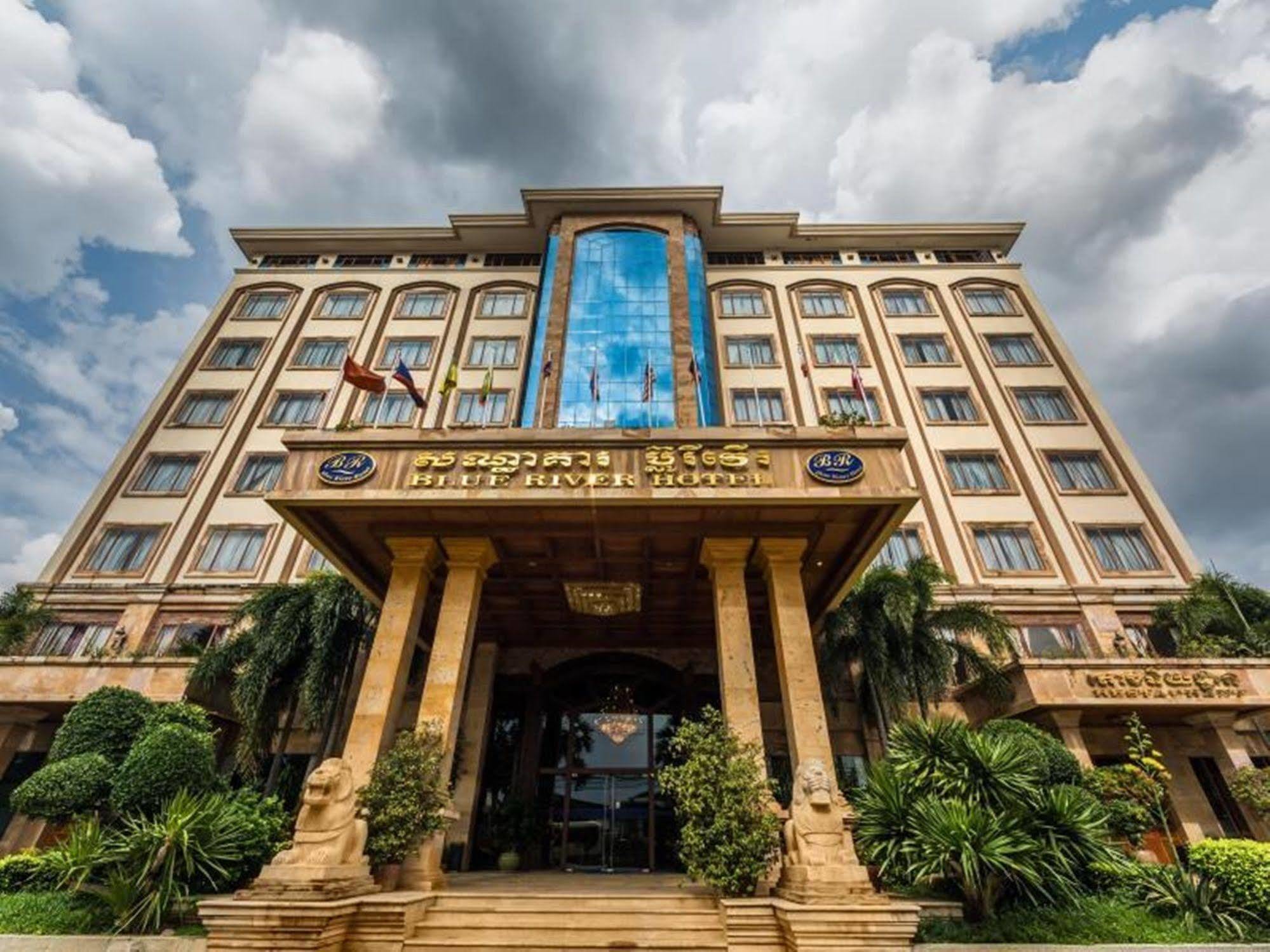 פנום פן Blue River Hotel מראה חיצוני תמונה