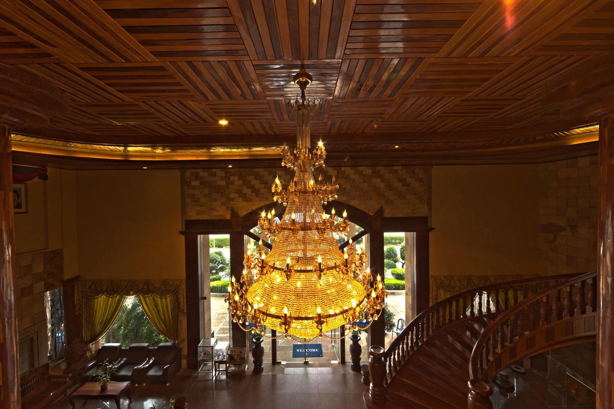 פנום פן Blue River Hotel מראה חיצוני תמונה