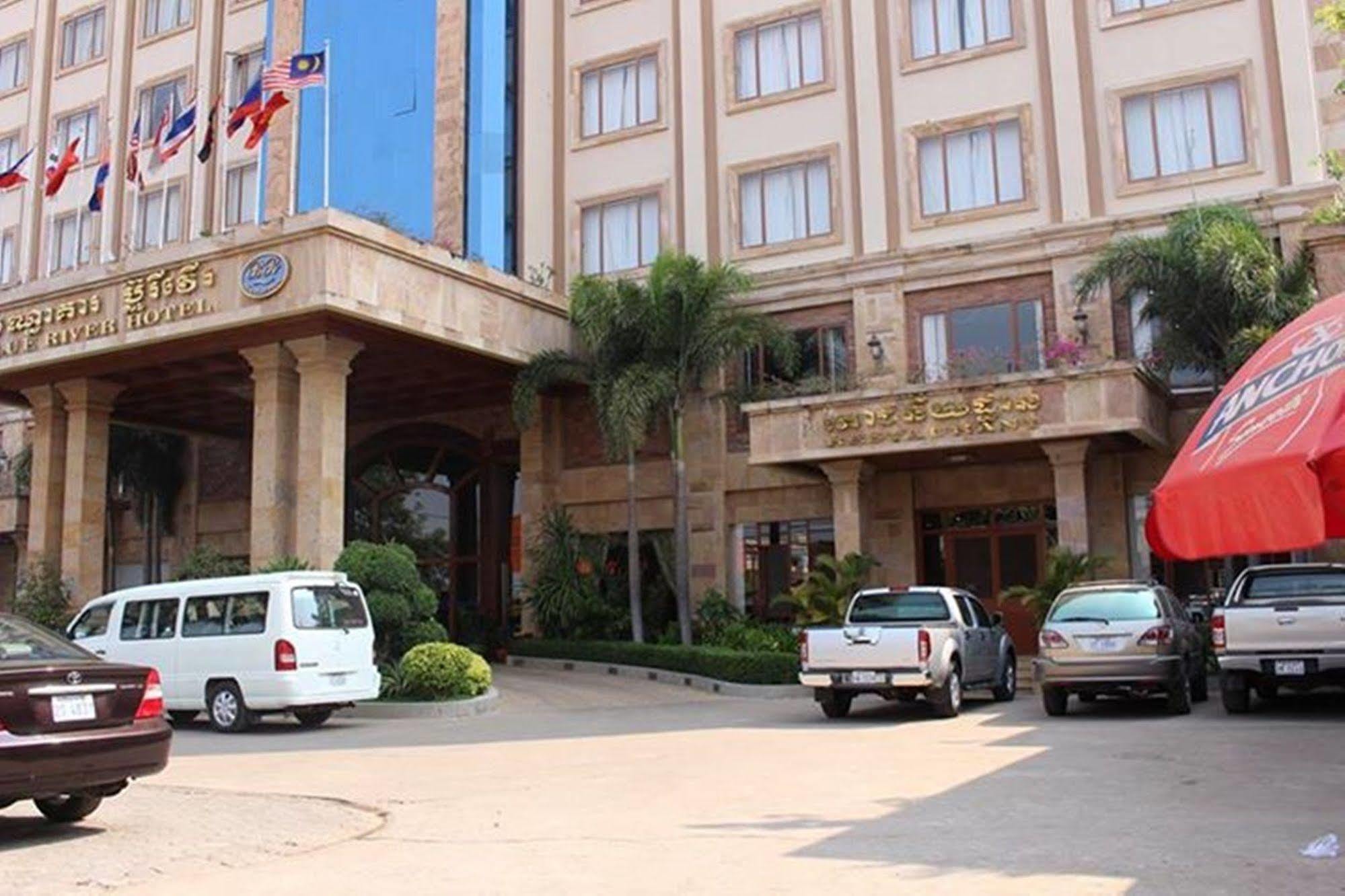 פנום פן Blue River Hotel מראה חיצוני תמונה